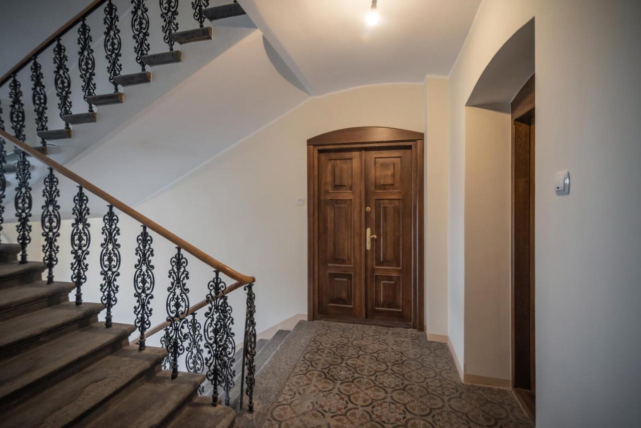 Kolegialna 8 Apartment *