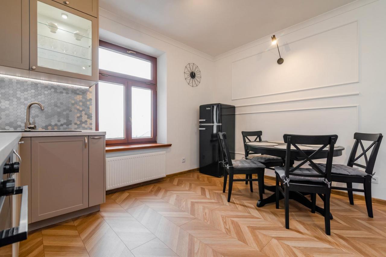 Kolegialna 8 Plock